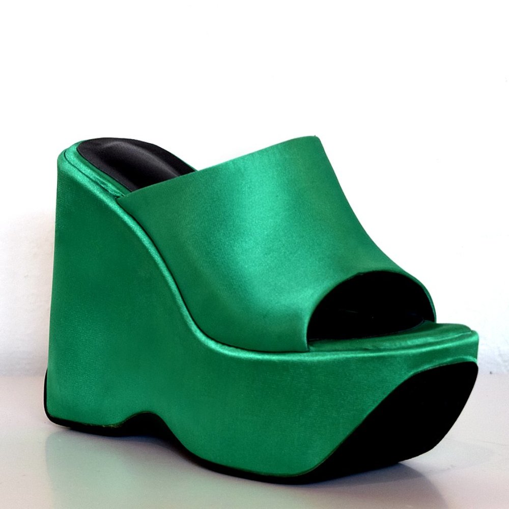 Designer Emerald Satin Platform Wedge Sandal / size 8.5